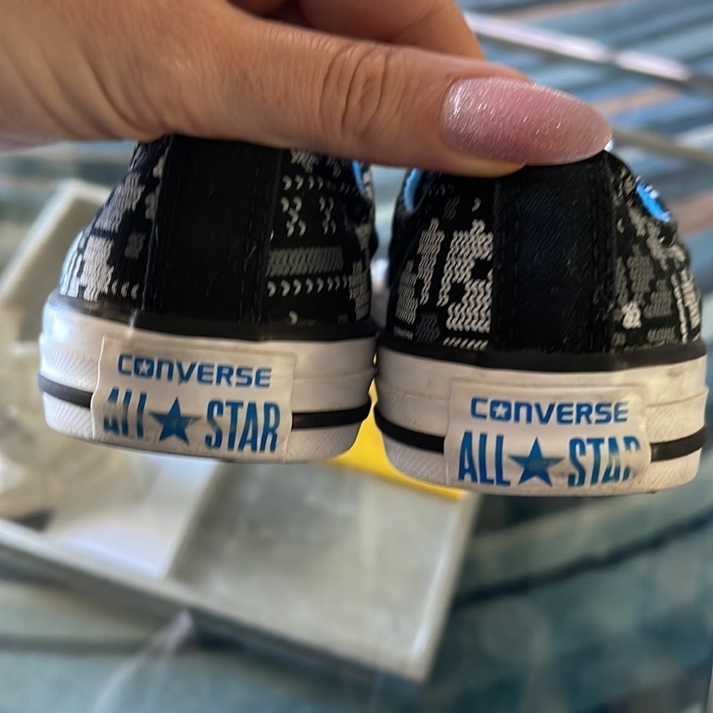Converse💙🖤 - Picture 7 of 9
